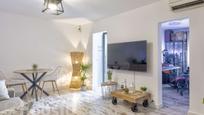 Living room of Flat for sale in  Barcelona Capital  with Air Conditioner, Parquet flooring and Furnished