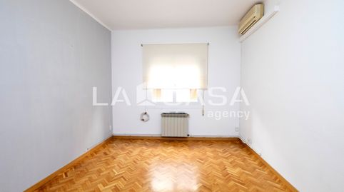 Foto 2 de Piso en venta en El Turó de la Peira, Barcelona Capital