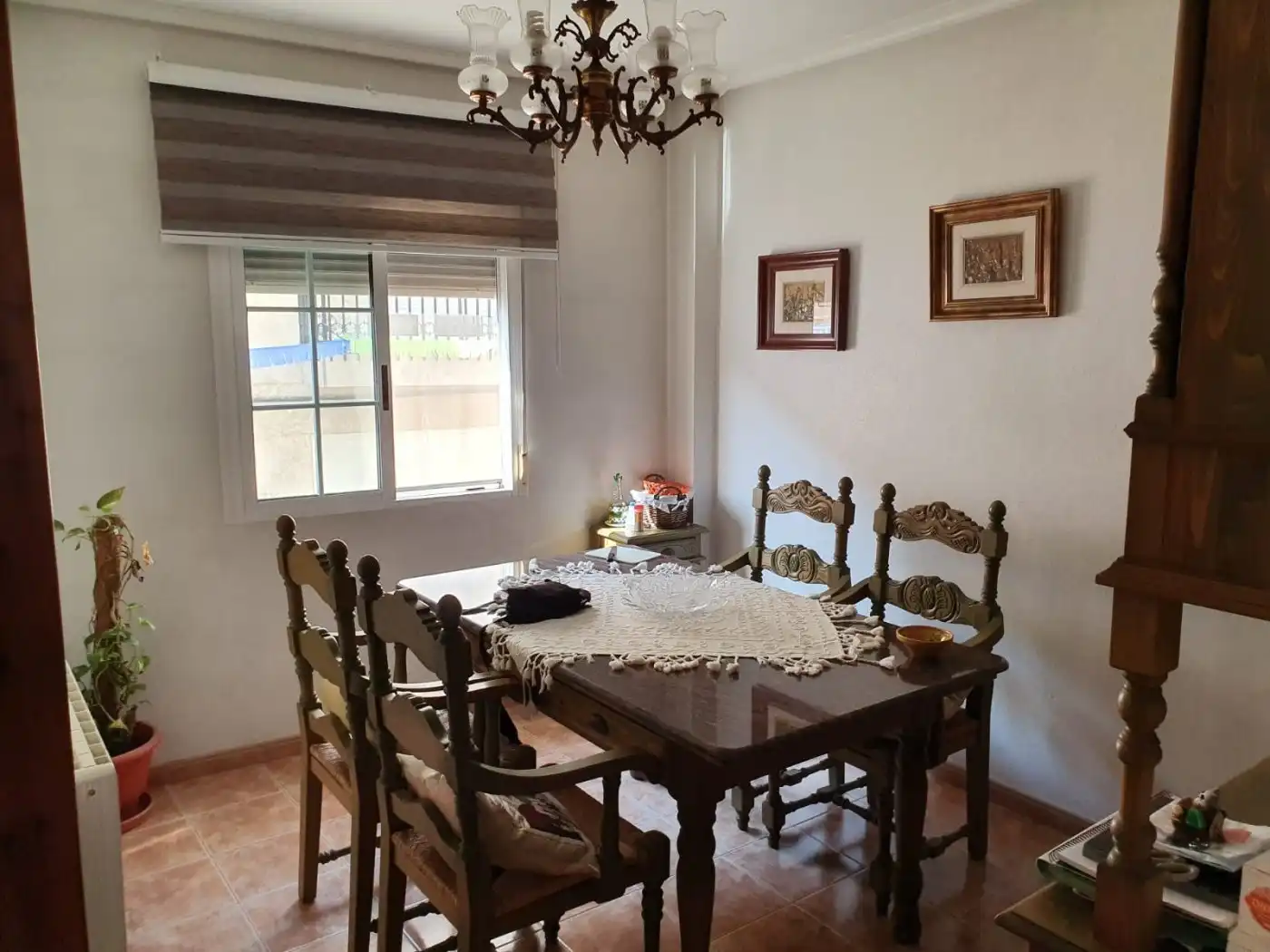 Esszimmer von Einfamilien-Reihenhaus zum Verkauf in El Pinós / Pinoso mit Möbliert
