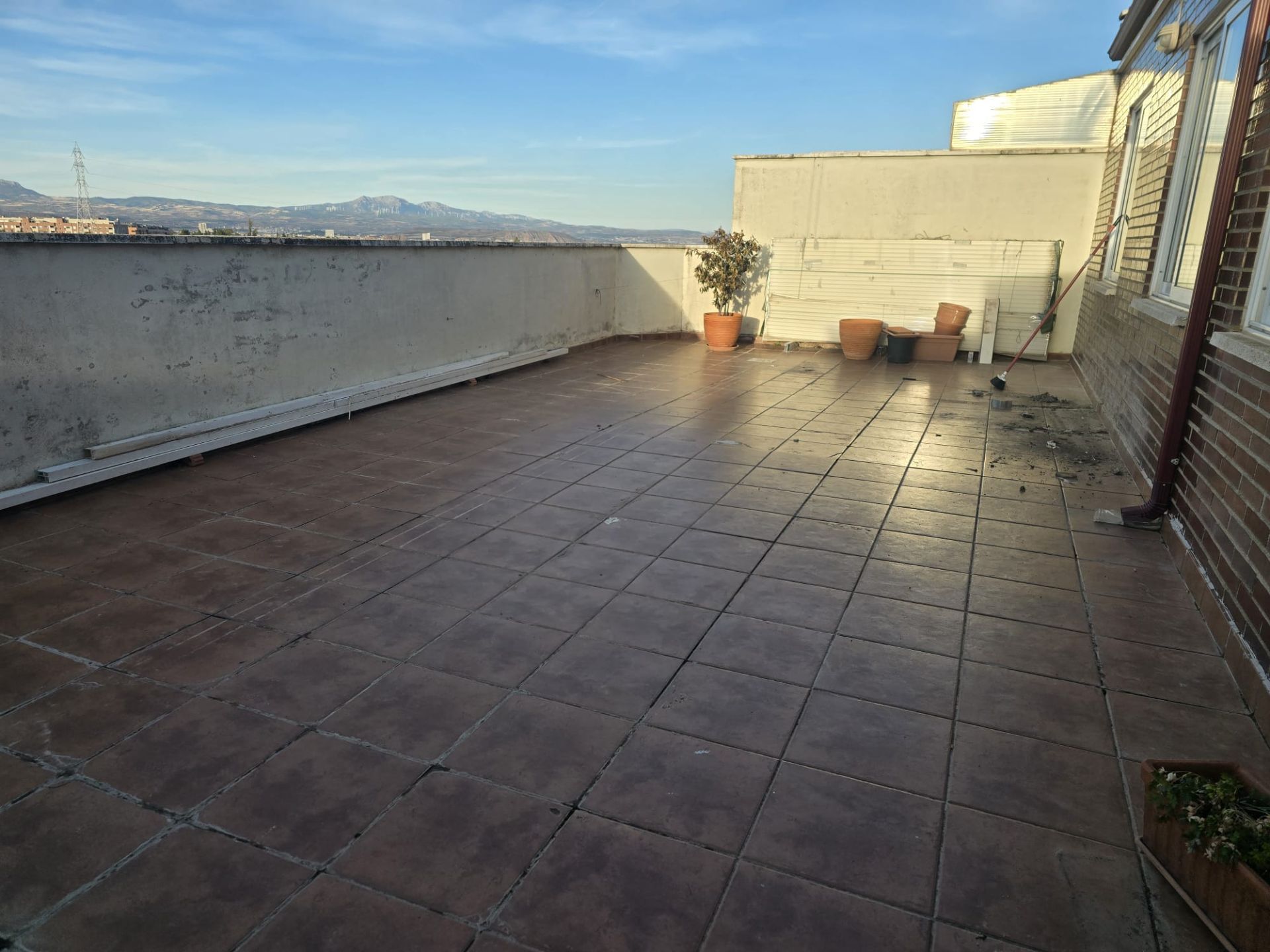 Terraza de Ático en venta en Lardero con Calefacción, Terraza y Trastero