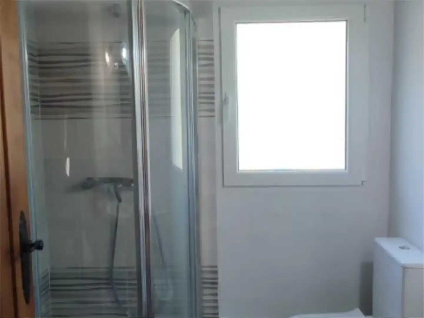 Baño de Casa o chalet de alquiler en Valdecaballeros con Aire acondicionado, Jardín privado y Amueblado