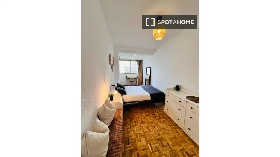 Bedroom of Flat for rent in Madrid  with Air Conditioner, Heating and Furnished