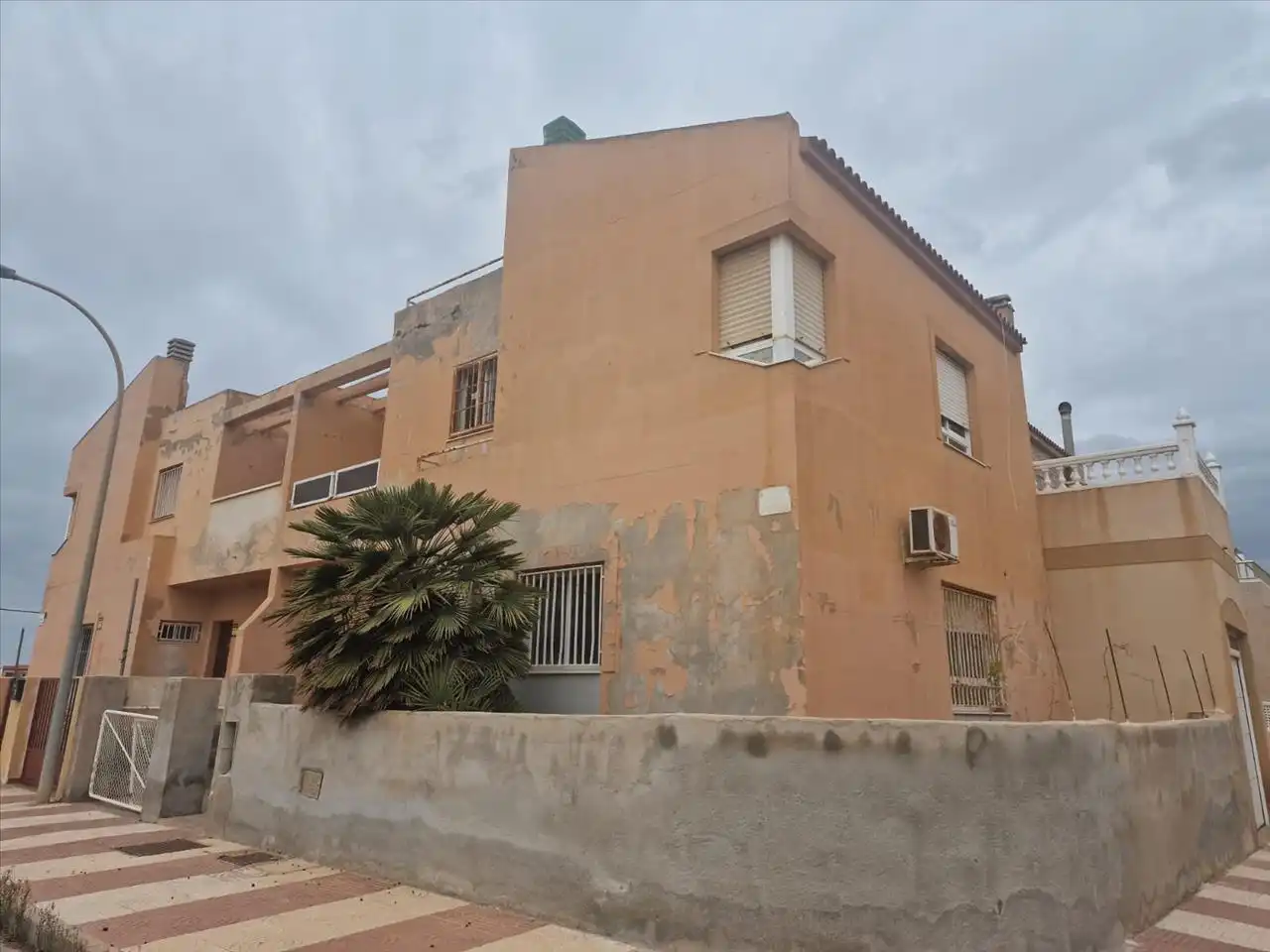 Adossat amb terrassa en venda a Roquetas de Mar ciudad, imagen 2