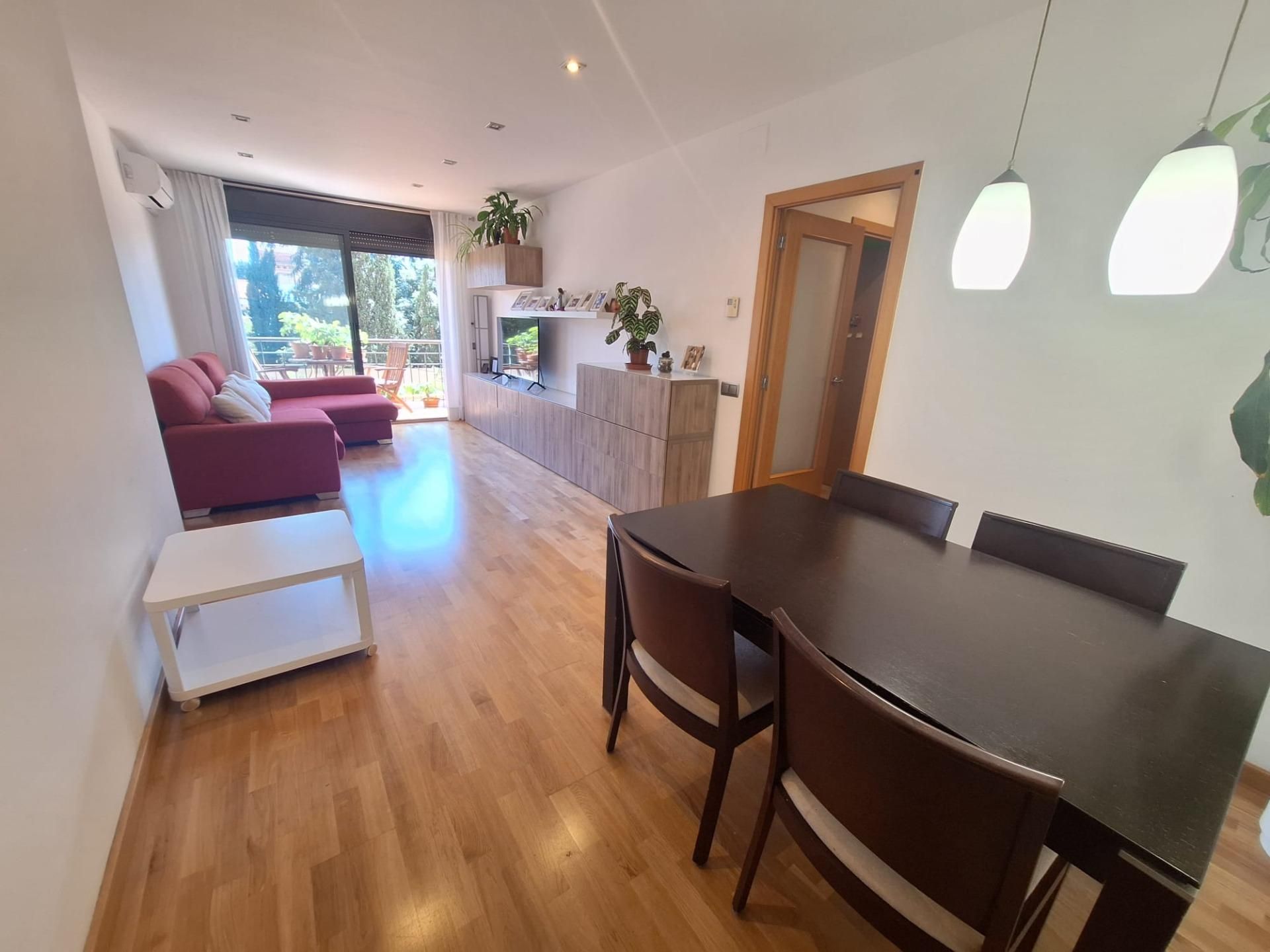 Living room of Flat for sale in Sabadell  with Air Conditioner, Heating and Parquet flooring