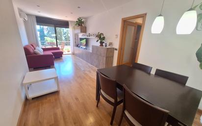 Living room of Flat for sale in Sabadell  with Air Conditioner, Heating and Parquet flooring