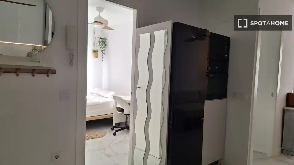 Habitación de Apartamento para compartir en Sevilla con Aire acondicionado, Calefacción y Terraza
