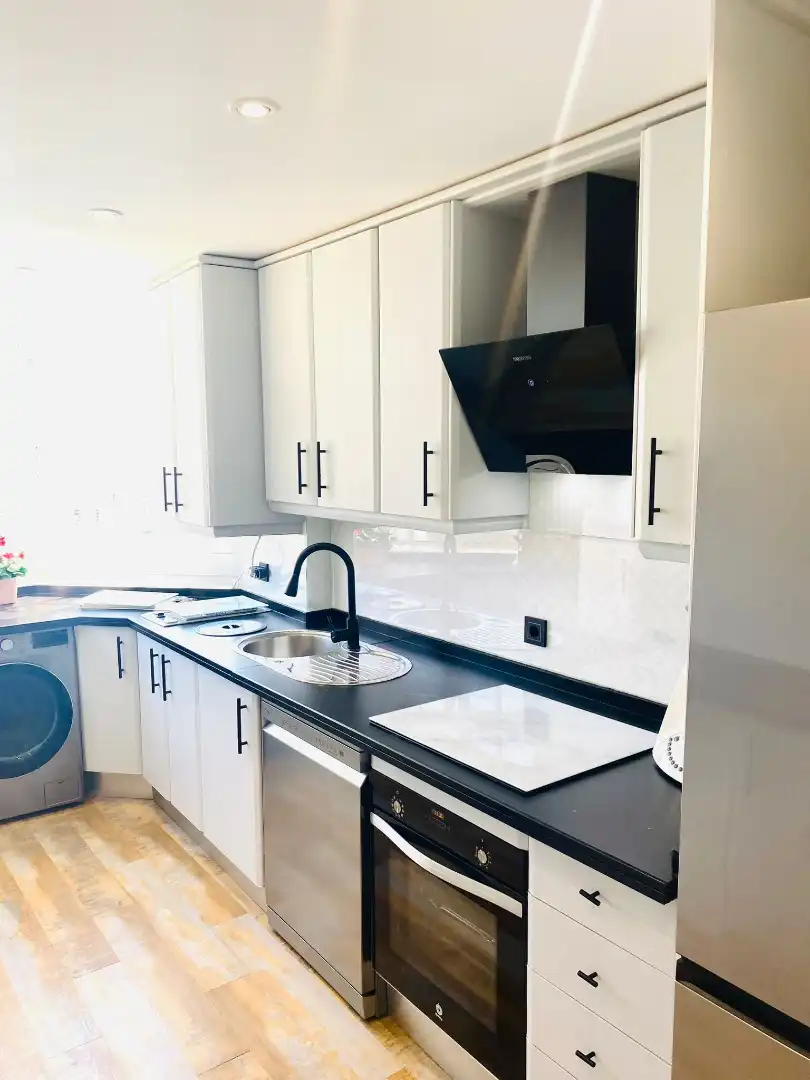 Küche von Wohnung zur Miete in Benalmádena mit Klimaanlage, Terrasse und Möbliert