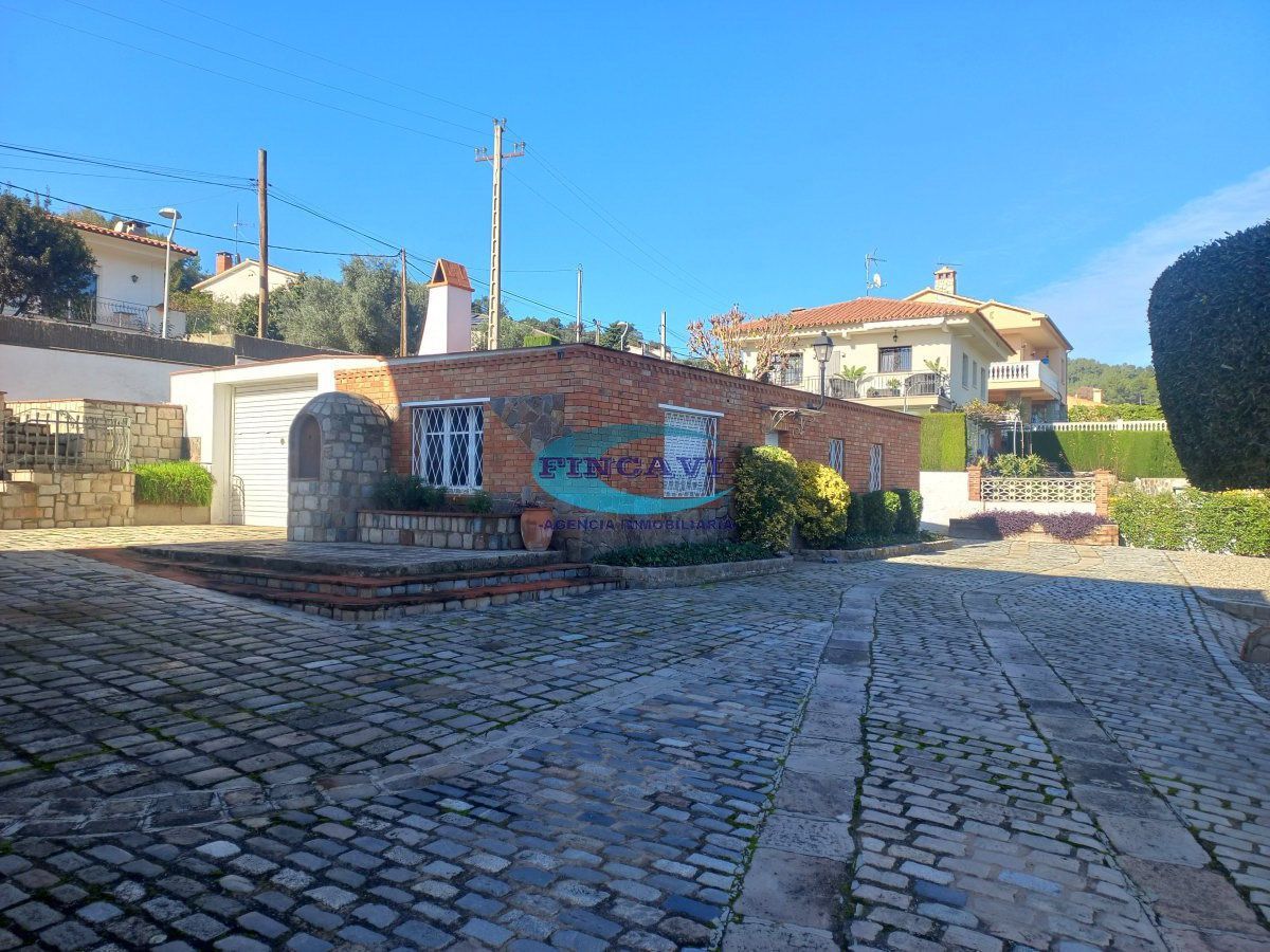 Exterior view of House or chalet for sale in Bigues i Riells