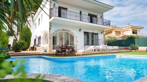 Impresionante villa en fenals de 4 habitaciones, con piscina y sala de eventos
