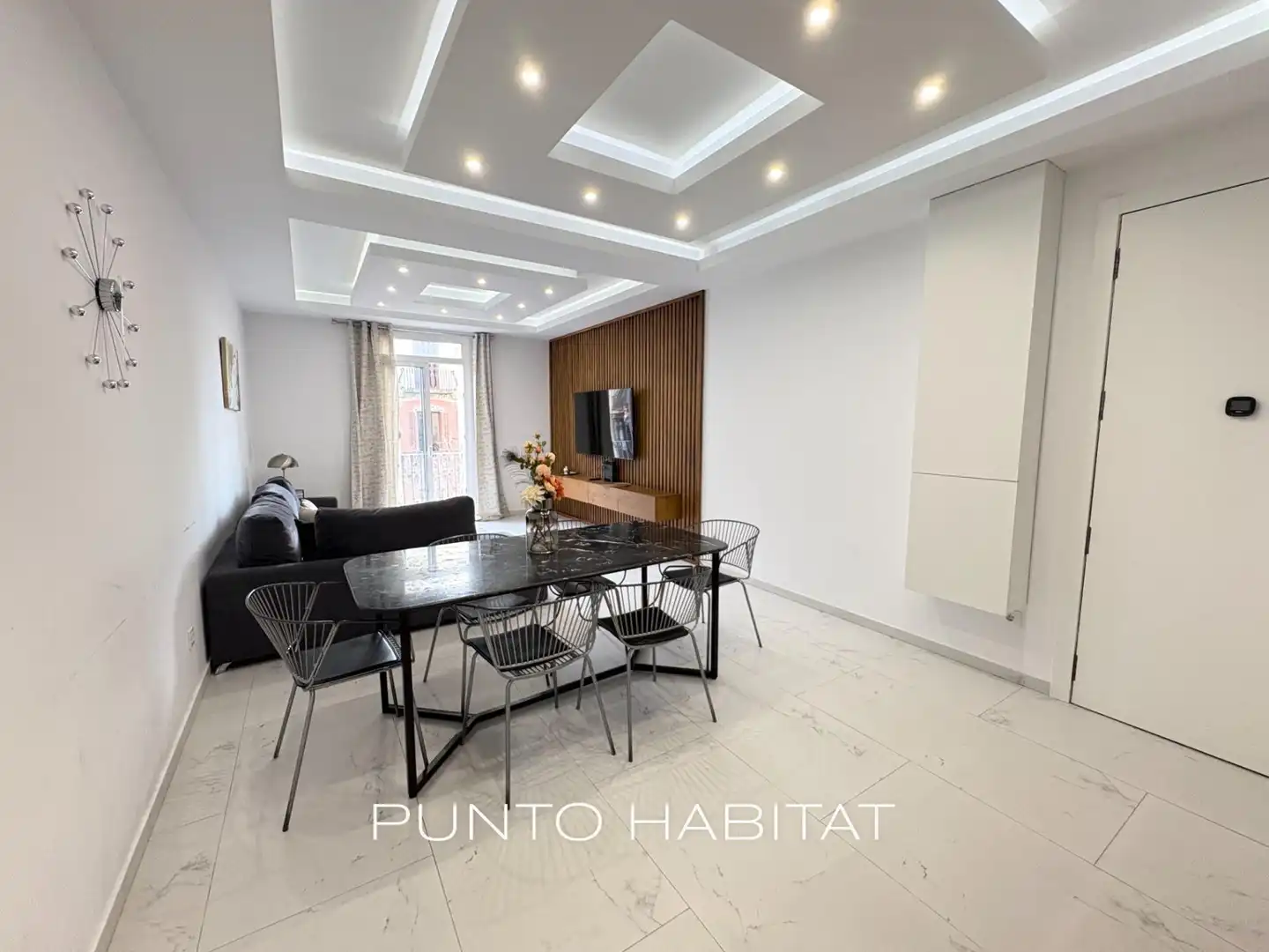 Piso con terraza en venta en Carrer del Consell de Cent, imagen 2