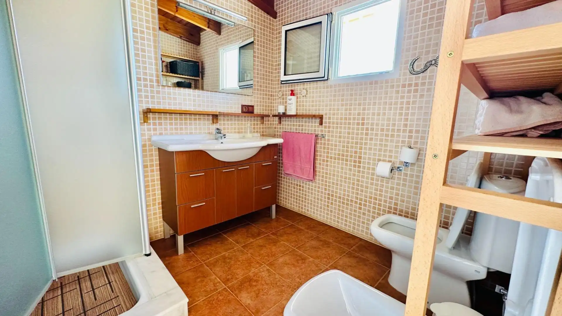 Bany de Casa o xalet en venda en Orihuela amb Calefacció, Jardí privat i Terrassa