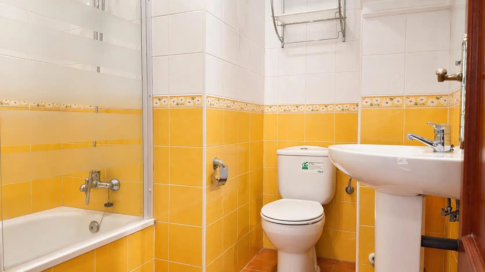 Baño de Apartamento en venta en Comillas (Cantabria) con Calefacción, Terraza y Trastero