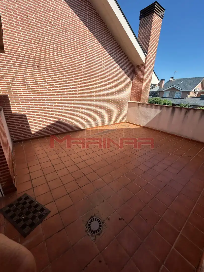 Terrasse von Einfamilien-Reihenhaus zum Verkauf in Illescas mit Klimaanlage, Heizung und Privatgarten