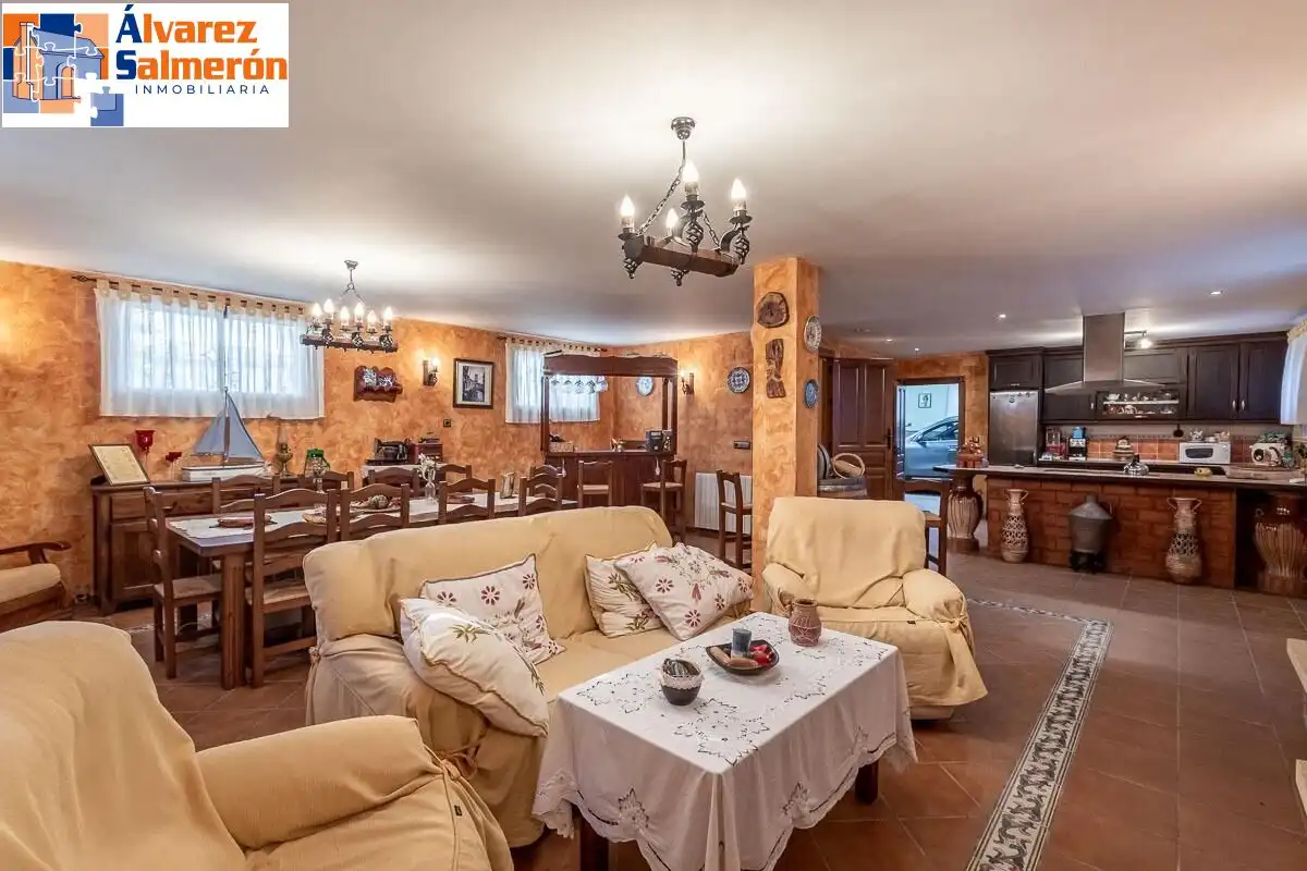 Houses for sale in Albolote  with Air Conditioner, Heating and Private garden