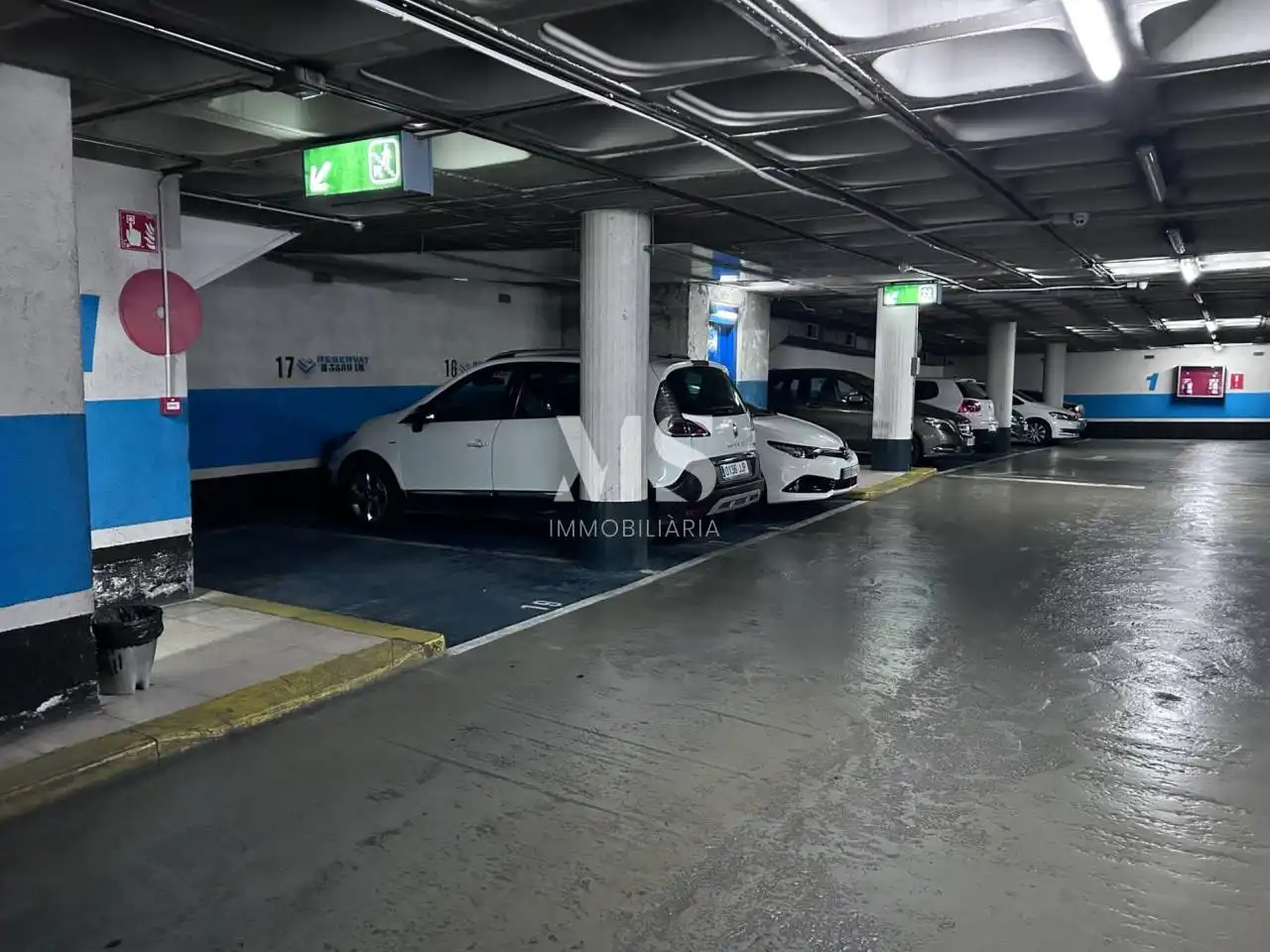 Parking de Garaje en venta en Barcelona con Alarma