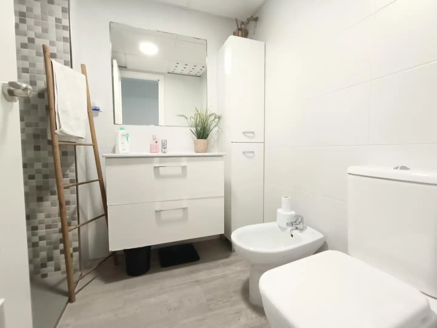 Baño de Piso en venta en Castellón de la Plana / Castelló de la Plana con Aire acondicionado, Calefacción y Parquet