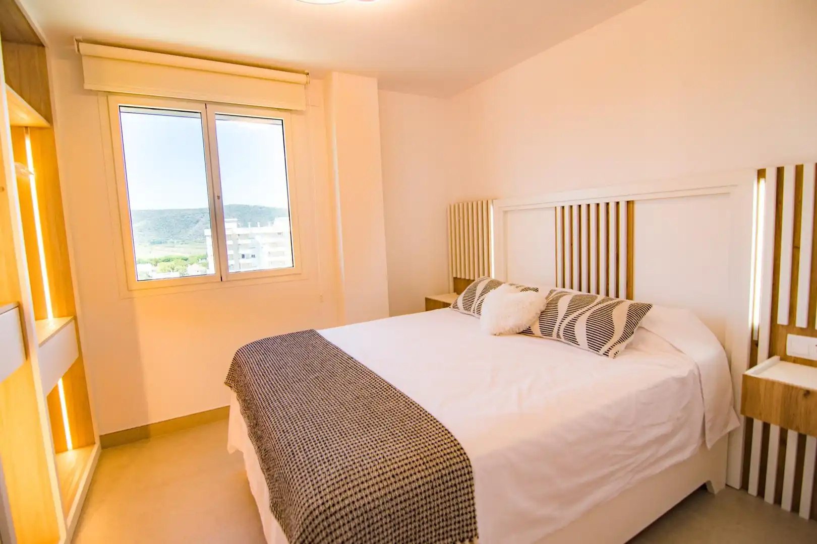 Schlafzimmer von Wohnungen zum Verkauf in Gandia mit Klimaanlage, Privatgarten und Terrasse