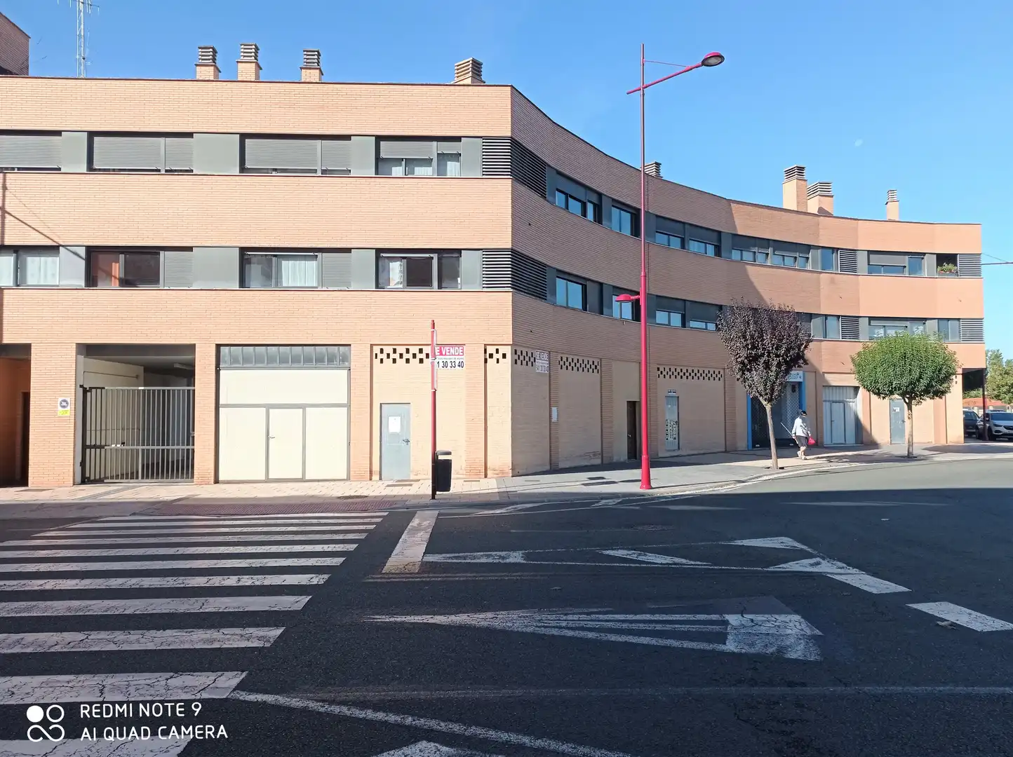 Locale commerciale in vendita a Calle Julián Fernández Ollero