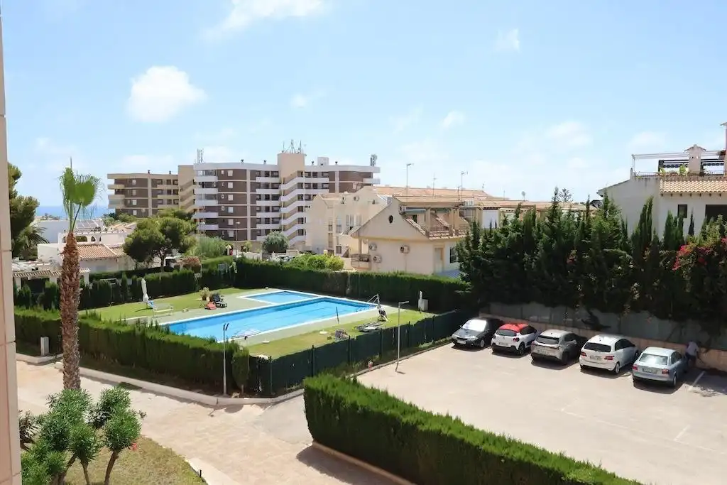 Piscina de Apartament en venda en Orihuela amb Terrassa i Piscina comunitària