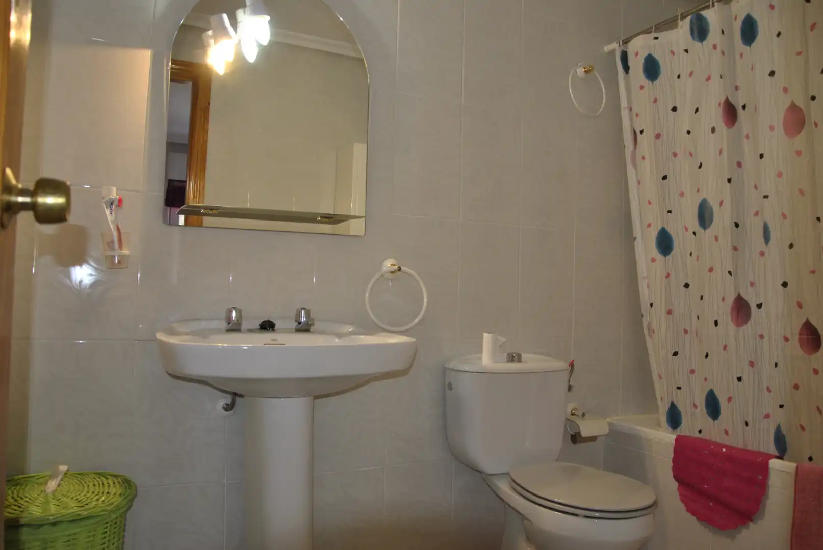 Badezimmer von Wohnung zur Miete in Plasencia mit Klimaanlage, Heizung und Terrasse