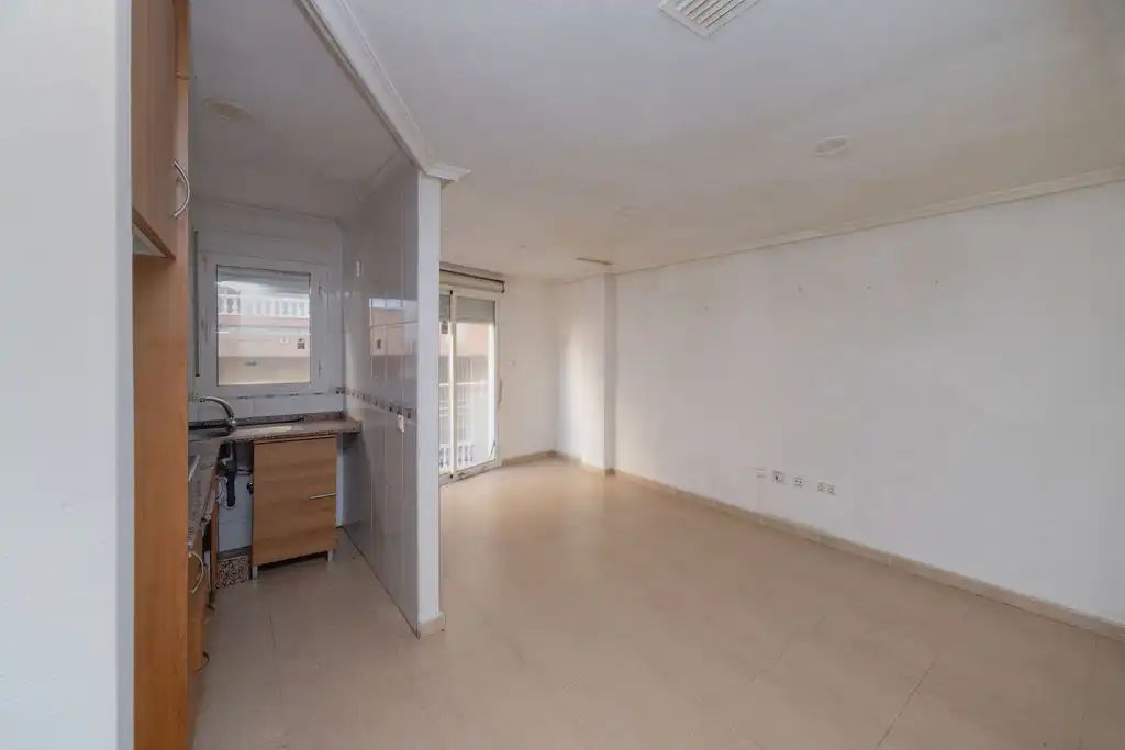 Piso en venta en C/ Bergatín, Avenida Habaneras - Curva de Palangre