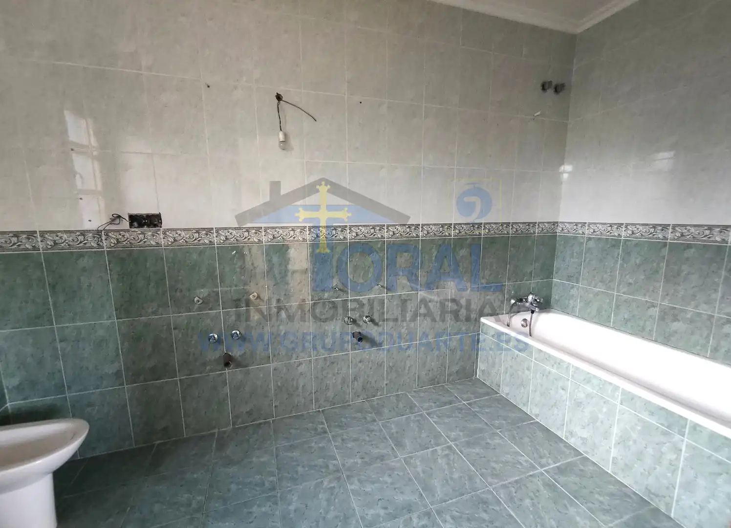 Bany de Casa o xalet en venda en Nava amb Jardí privat i Terrassa