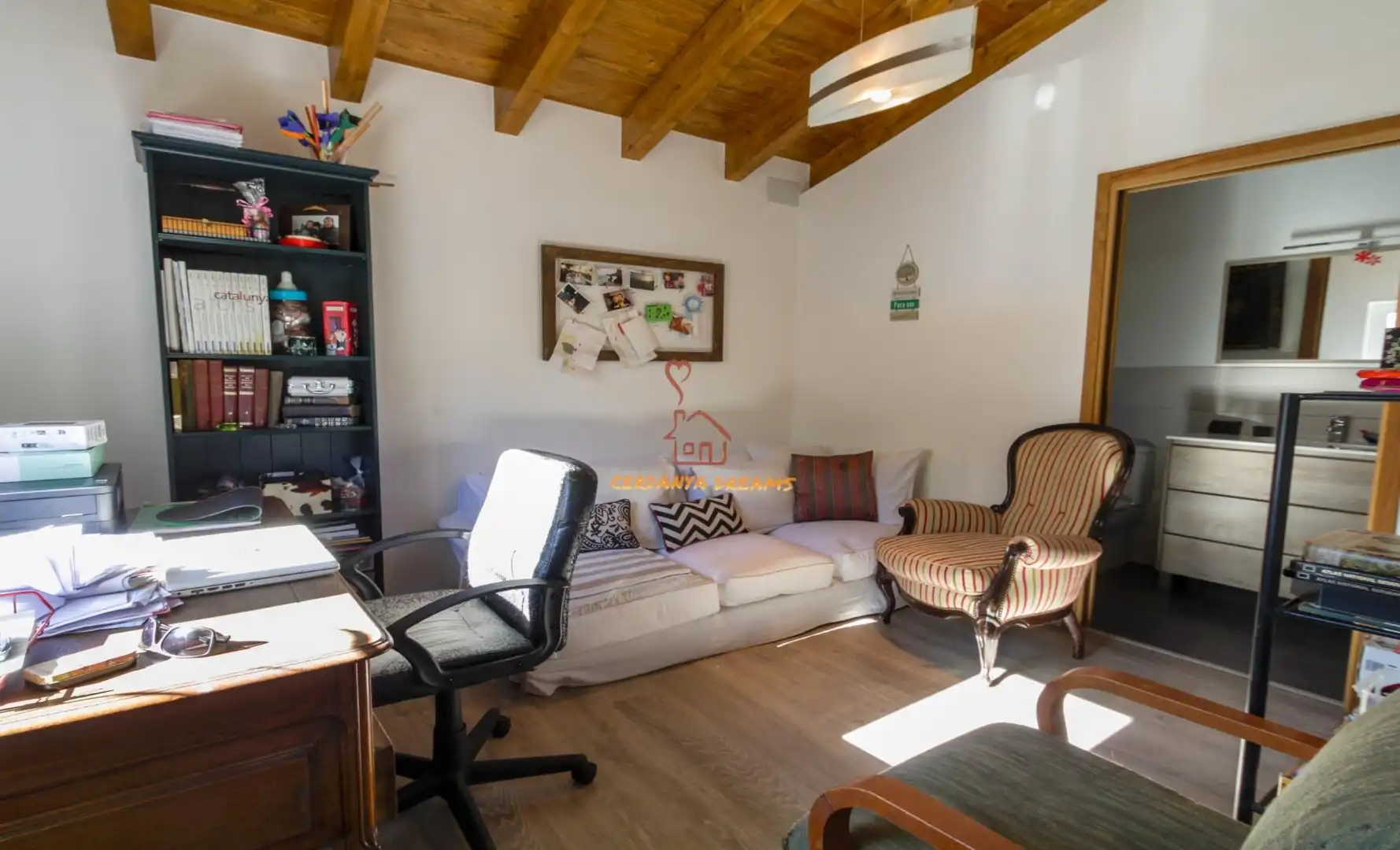 Sala de estar de Casa adosada en venta en Enveitg con Calefacción, Jardín privado y Parquet