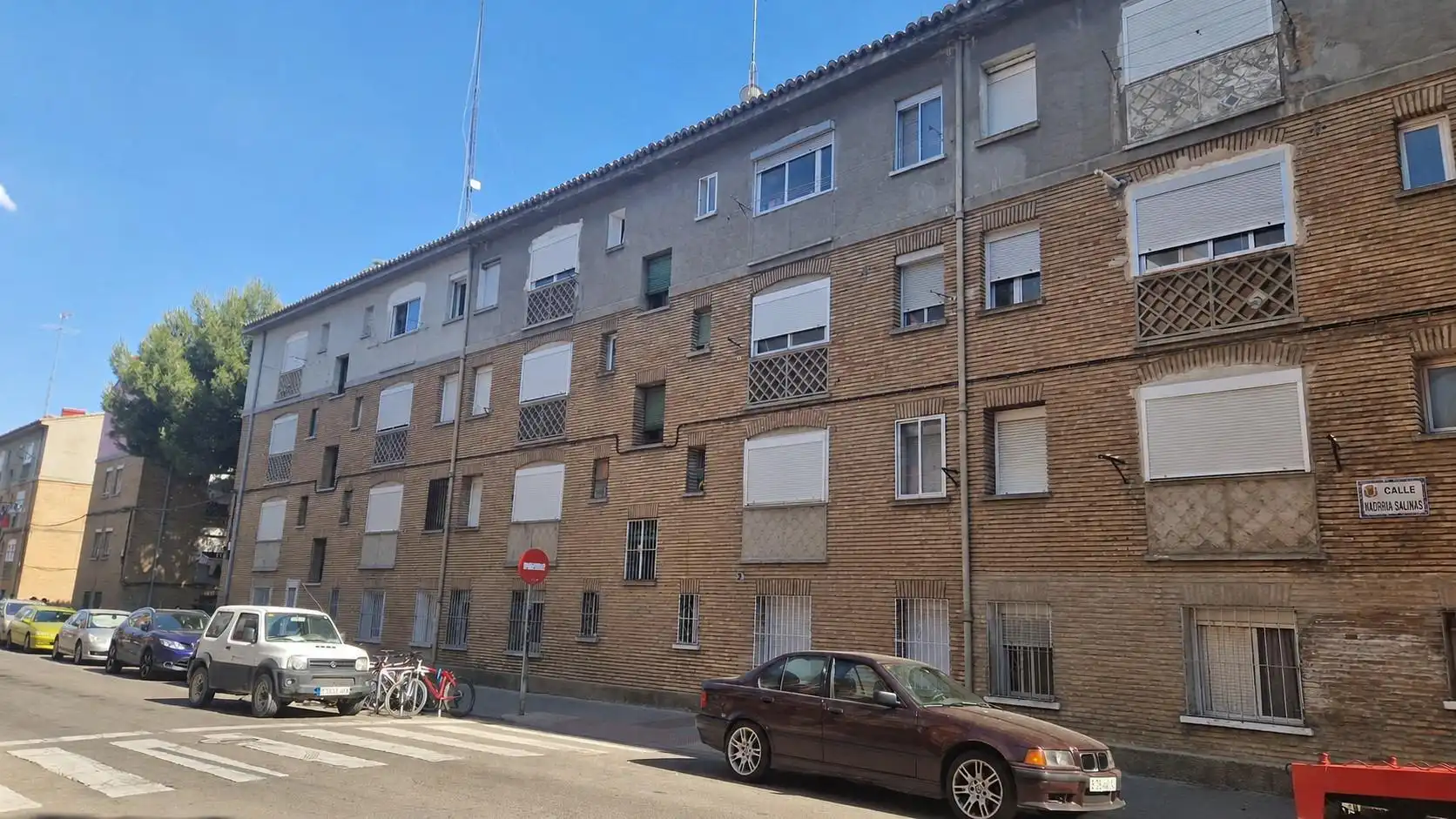 Exterior view of Flat for sale in Zaragoza  with Furnished