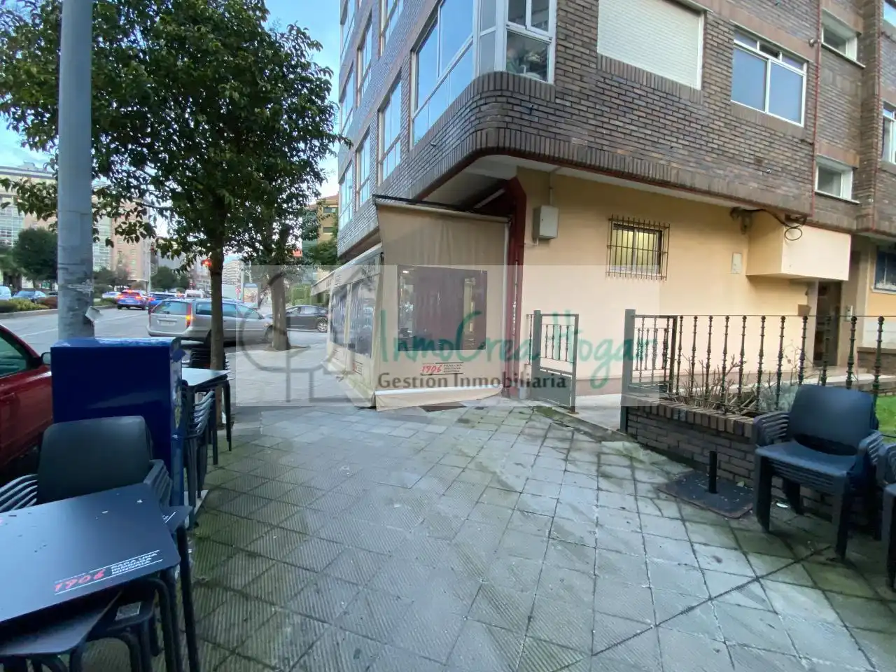 Exterior view of Commercial properties for transfer in Vigo   with Air Conditioner and Furnished