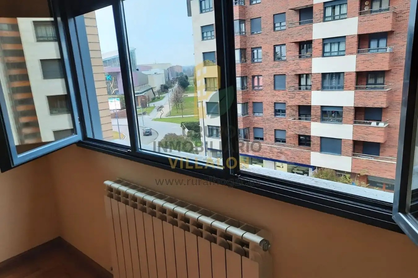 Habitación de Piso en venta en León Capital  con Calefacción y Terraza