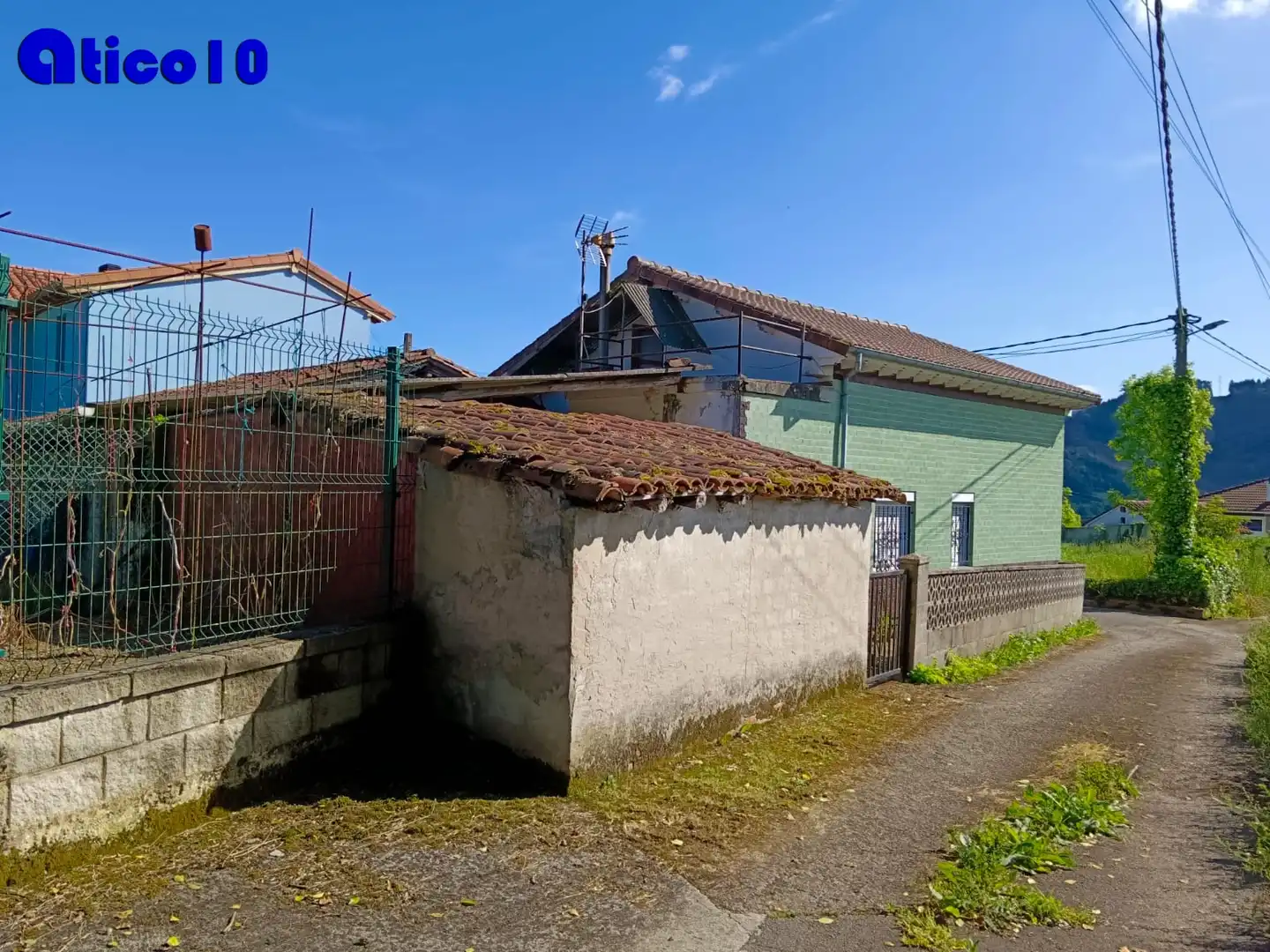 Vista exterior de Casa o xalet en venda en Candamo amb Calefacció, Traster i Moblat
