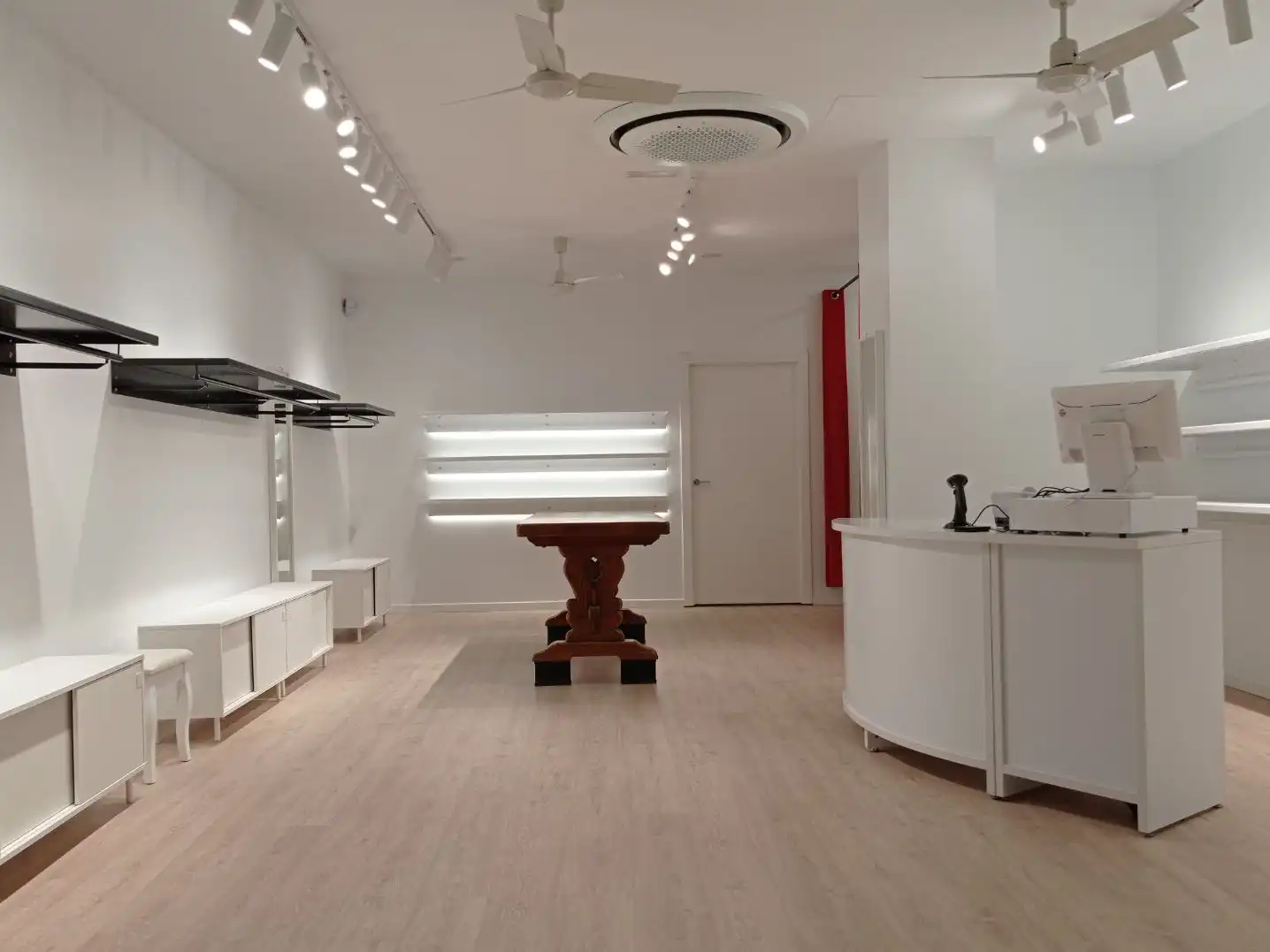 Business premises to rent in AVINGUDA JAUME 1 24, imagen 2