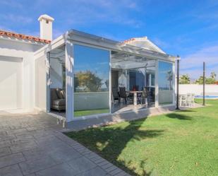 Terrassa de Casa o xalet de lloguer en Estepona amb Aire condicionat, Jardí privat i Piscina
