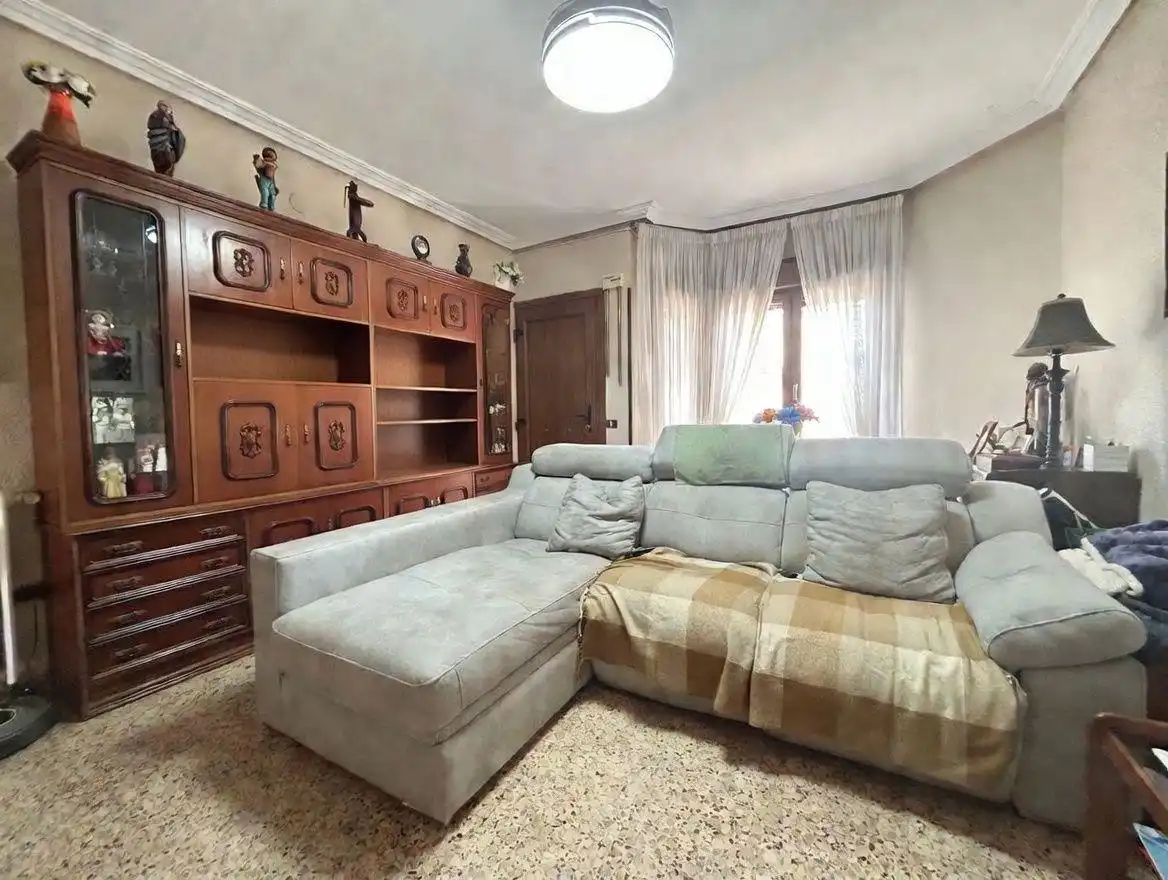 Sala d'estar de Casa adosada en venda en Cintruénigo amb Calefacció, Jardí privat i Terrassa
