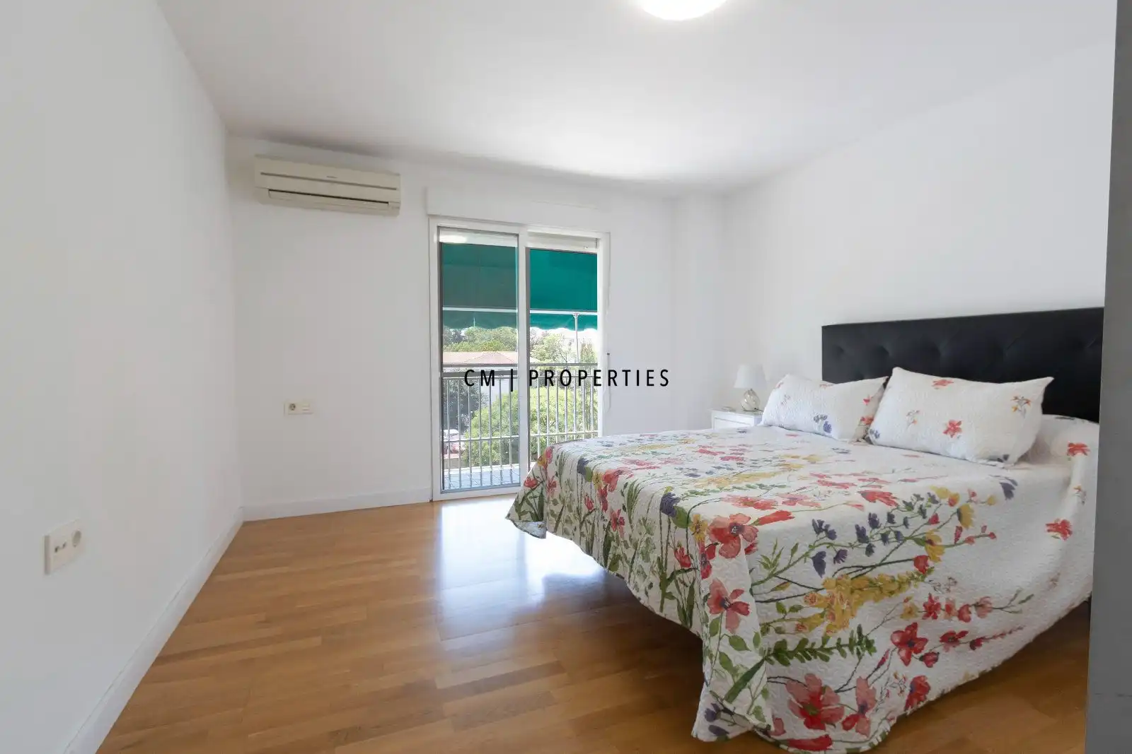 Habitación de Piso de alquiler en Valencia con Aire acondicionado, Parquet y Amueblado