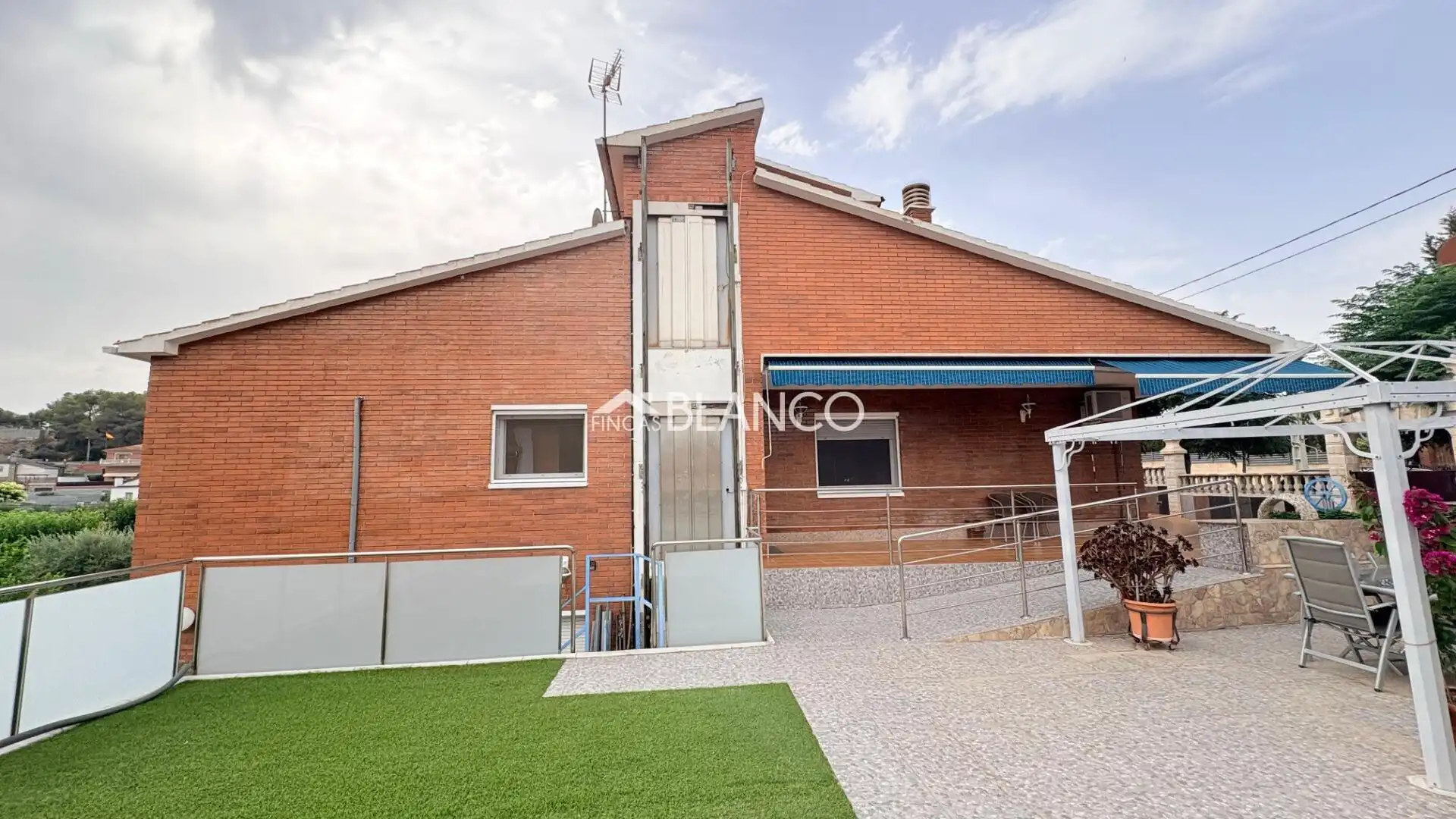 Vista exterior de Casa o chalet en venta en Piera con Aire acondicionado, Calefacción y Jardín privado