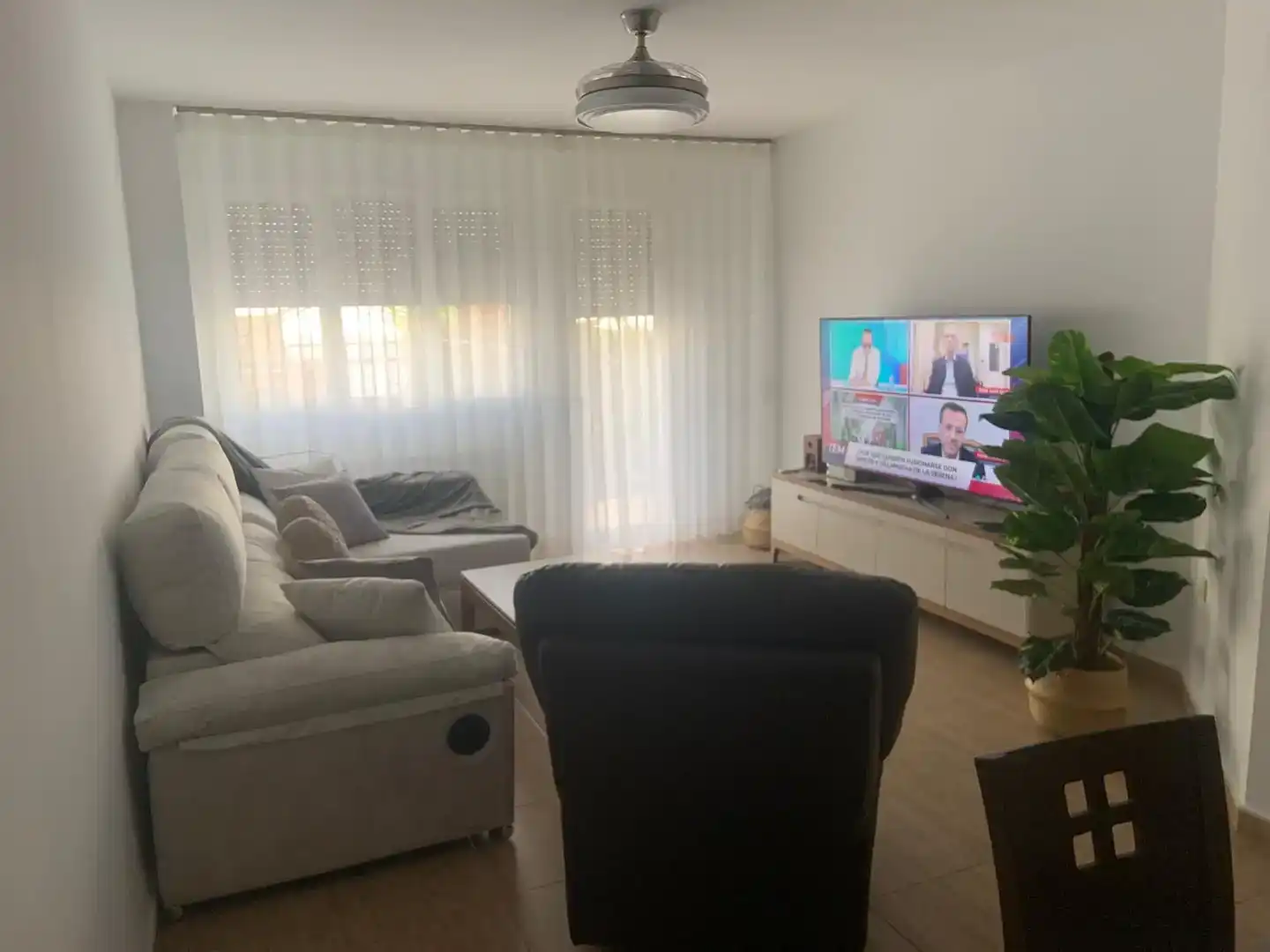 Sala d'estar de Casa adosada en venda en  Albacete Capital amb Aire condicionat