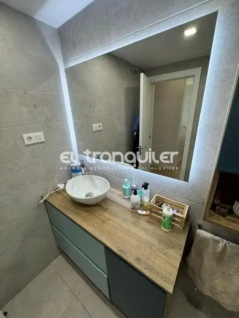 Bathroom of Flat for rent in Madrid  with Air Conditioner, Terrace and Storage room