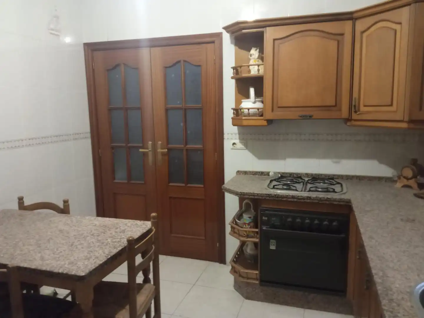 Cuina de Casa o xalet en venda en Córdoba amb Aire condicionat i Moblat