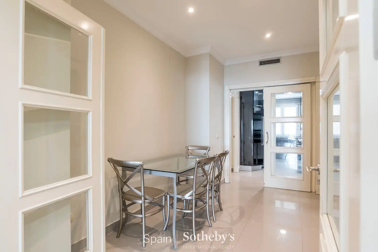 Dining room of Apartments for rent in Madrid  with Air Conditioner, Heating and Storage room