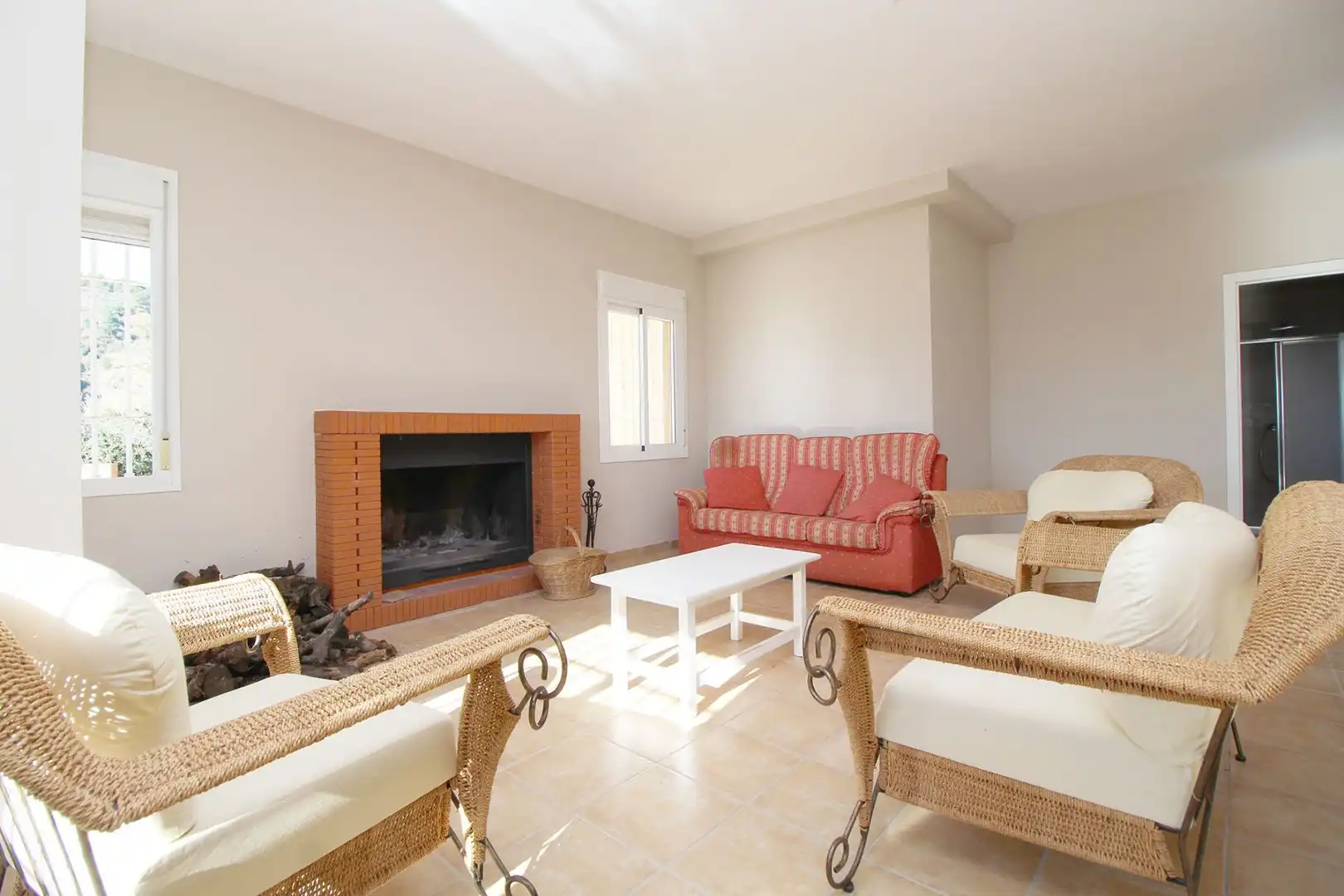 Sala d'estar de Finca rústica en venda en Alozaina amb Aire condicionat, Calefacció i Jardí privat