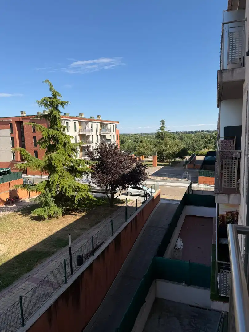 Vista exterior de Piso en venta en Arroyo de la Encomienda con Calefacción, Parquet y Terraza