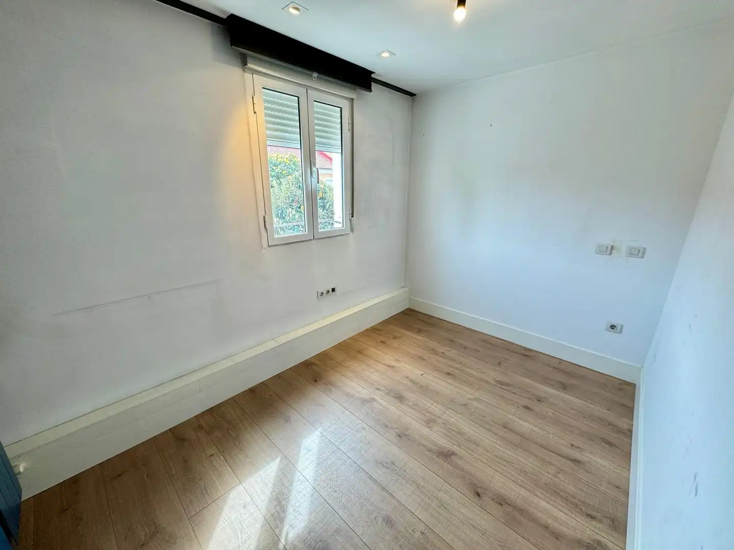 Schlafzimmer von Maisonette zum Verkauf in Madrid mit Klimaanlage und Privatgarten