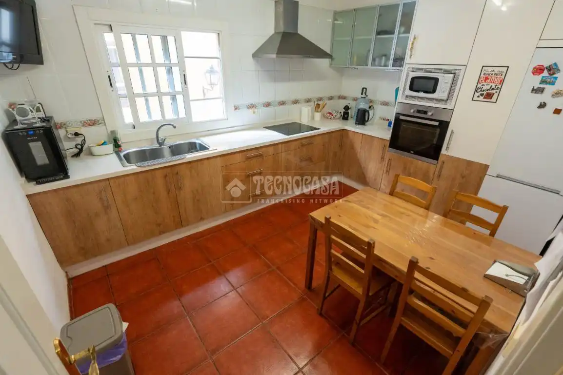 Cuina de Casa adosada en venda en Adeje amb Terrassa i Balcó