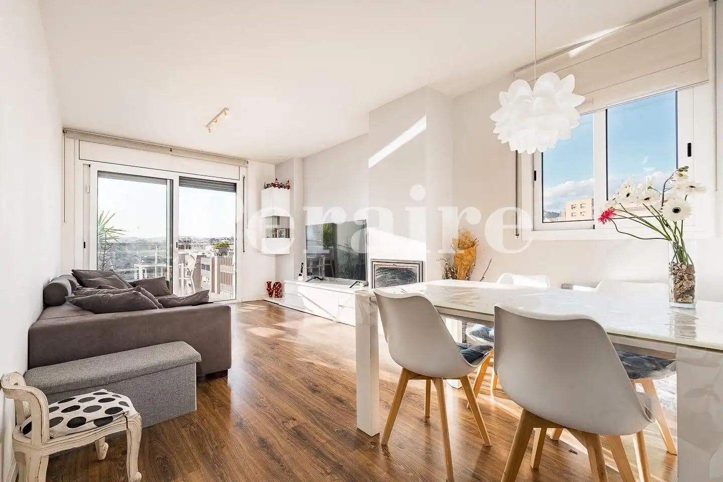 Sala d'estar de Àtic en venda en L'Hospitalet de Llobregat amb Aire condicionat, Calefacció i Terrassa