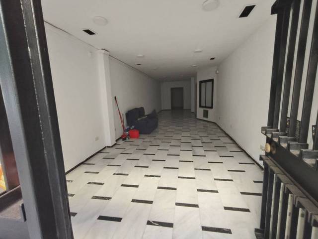 Local comercial en Alquiler en Calle Julio Pellicer en Ciudad Jardín - Zoco