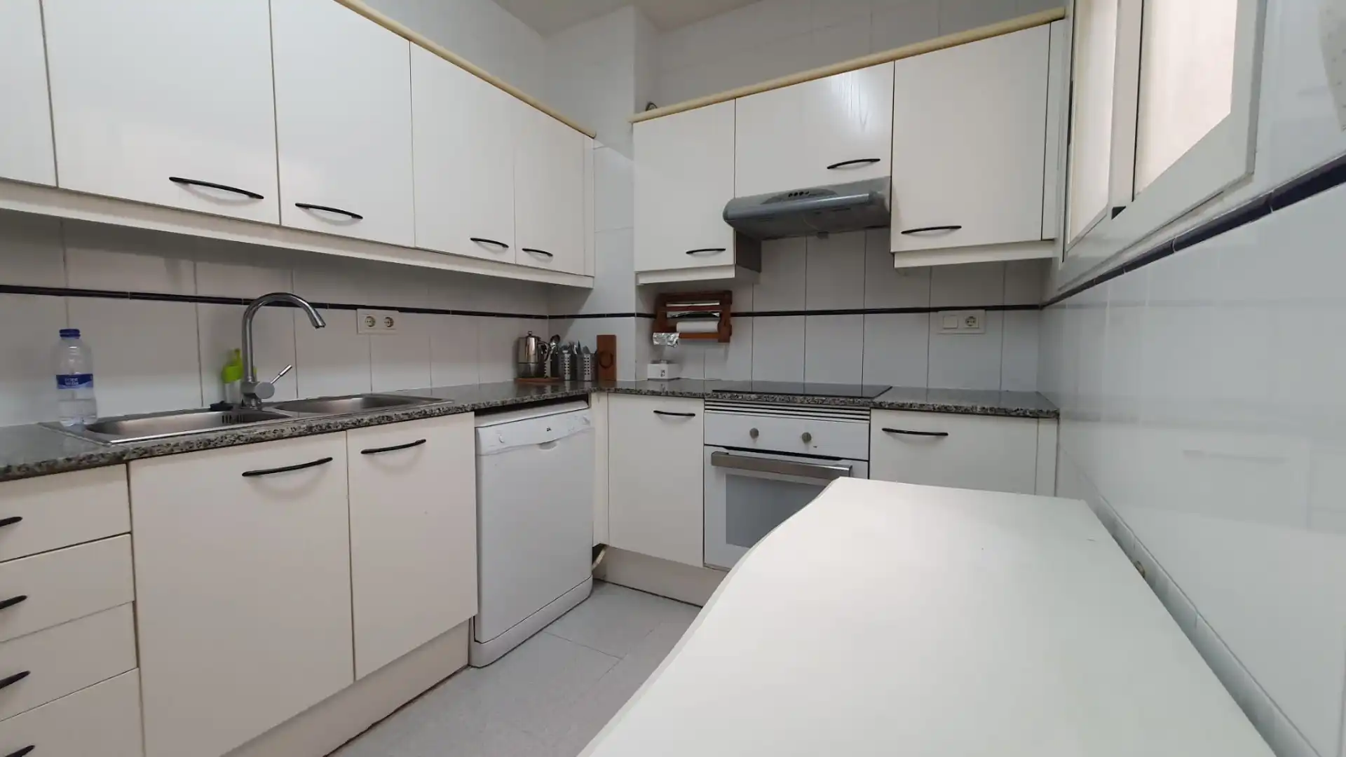 Cuina de Pis en venda en Barcelona amb Aire condicionat, Calefacció i Balcó