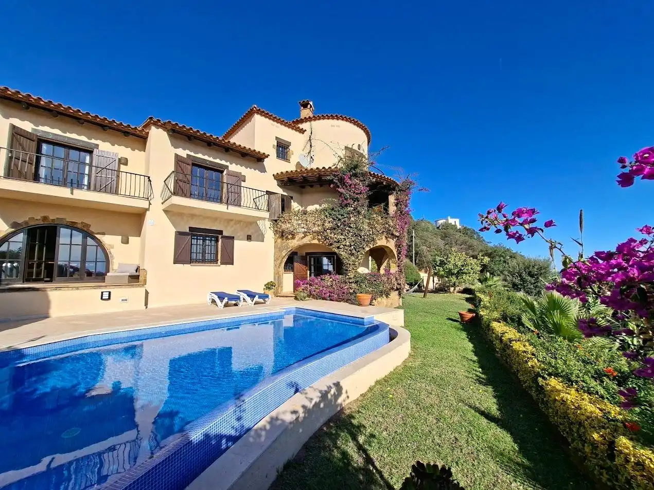 Detached house with terrace for sale in Cabanyes - Mas Ambrós - Mas Pallí