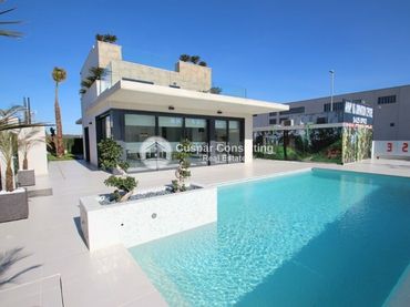 Xalet amb piscina en venda a Juan Marse