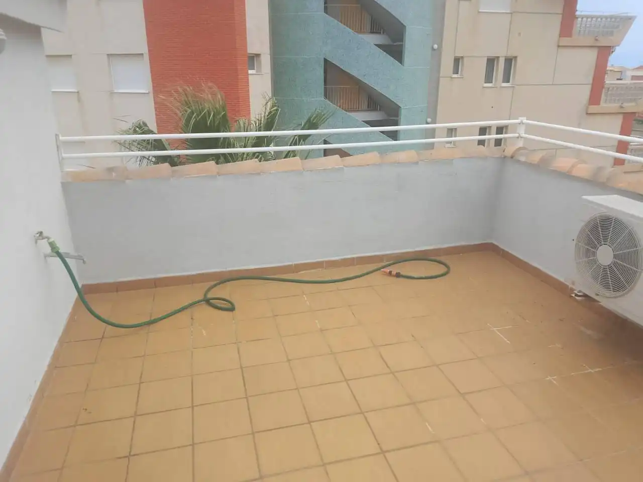 Terrassa de Casa adosada en venda en Oliva amb Aire condicionat, Calefacció i Jardí privat